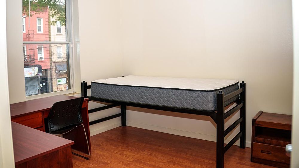Image of a bedroom in Arthur House II