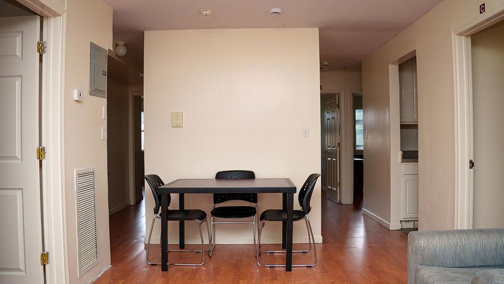 Image of dining table in Arthur House II