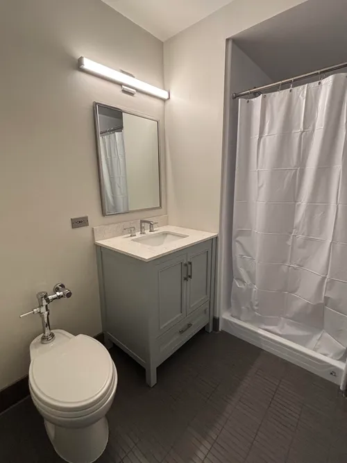 McMahon Apartment bathroom