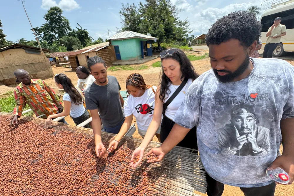 students in Asetenapa Cocoa Farm