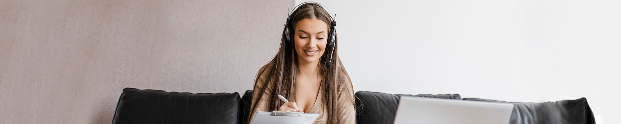 A student virtual learning with headphones on