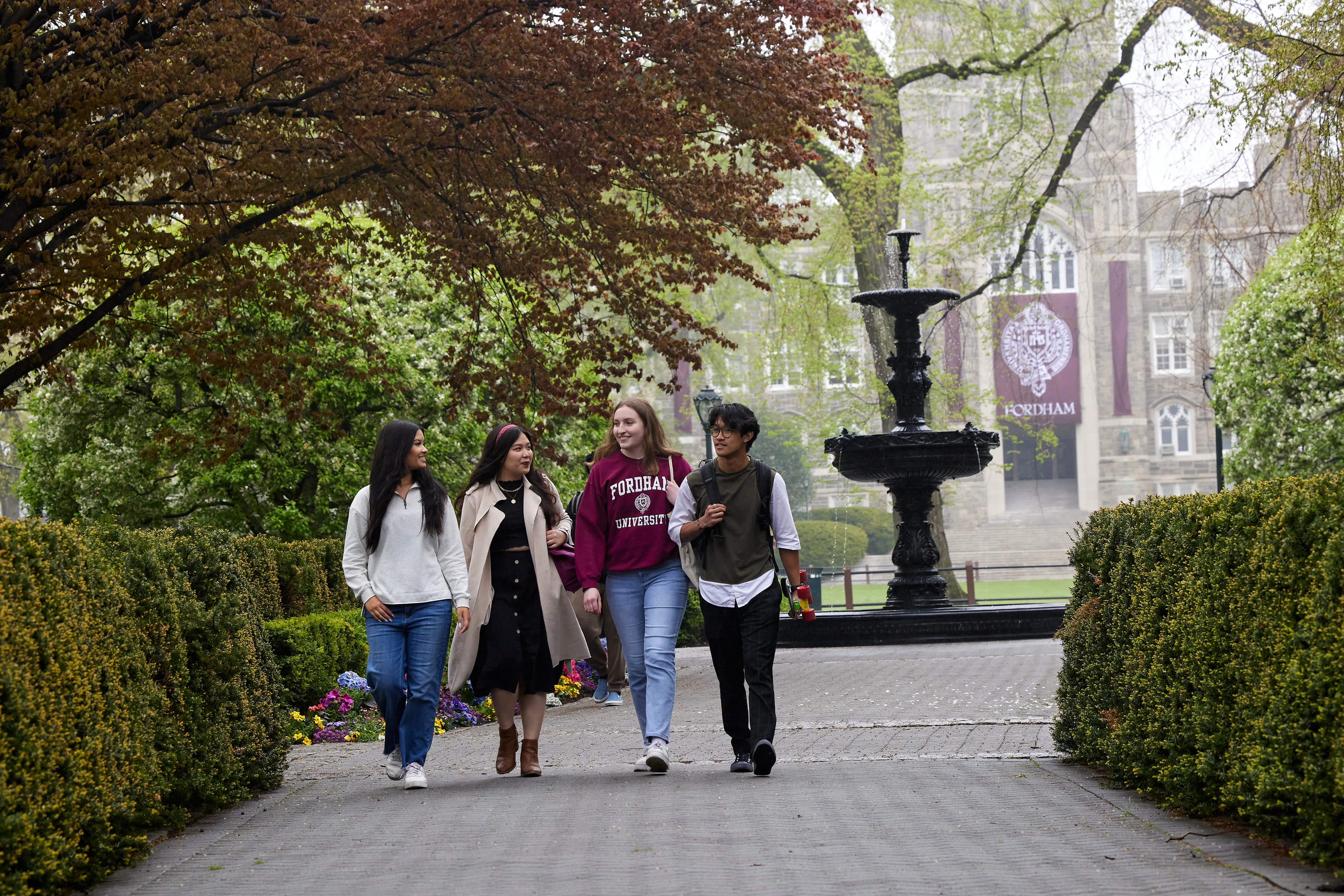 Students Walking in Rose Hill Campus